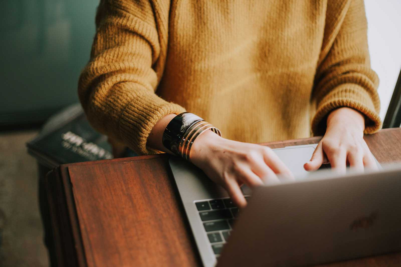Explorando la Vista V$RESERVED_WORDS en Oracle